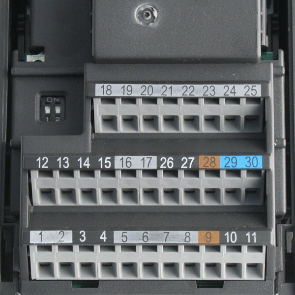Photo of Siemens Micromaster 440 0.37kW 400V 3ph AC Inverter Drive, DBr, Unfiltered